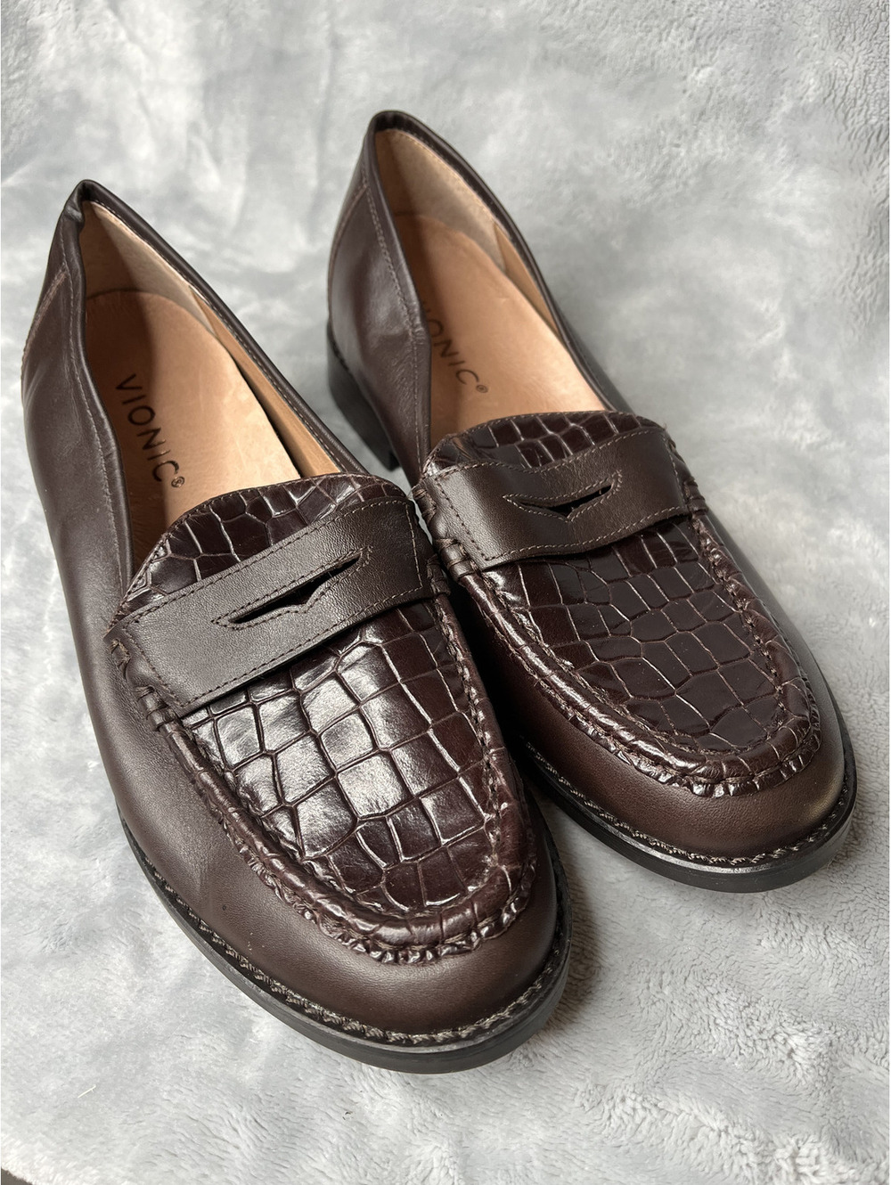 Preloved Vionic Women's Brown/Waverly Croc Slip-on Size 6